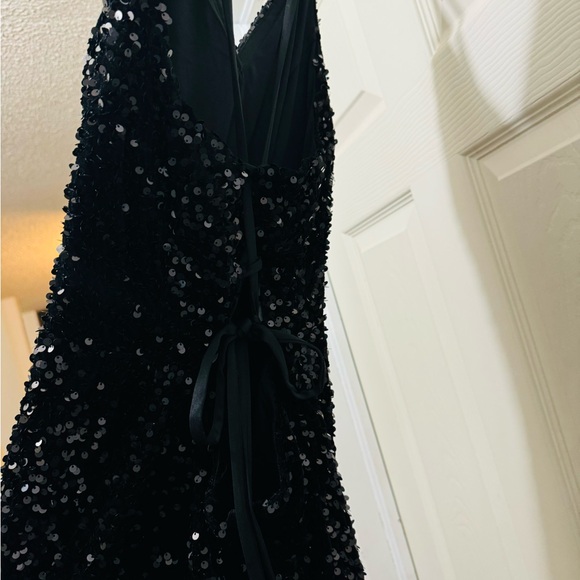 Beautiful long black evening dress - Picture 7 of 8